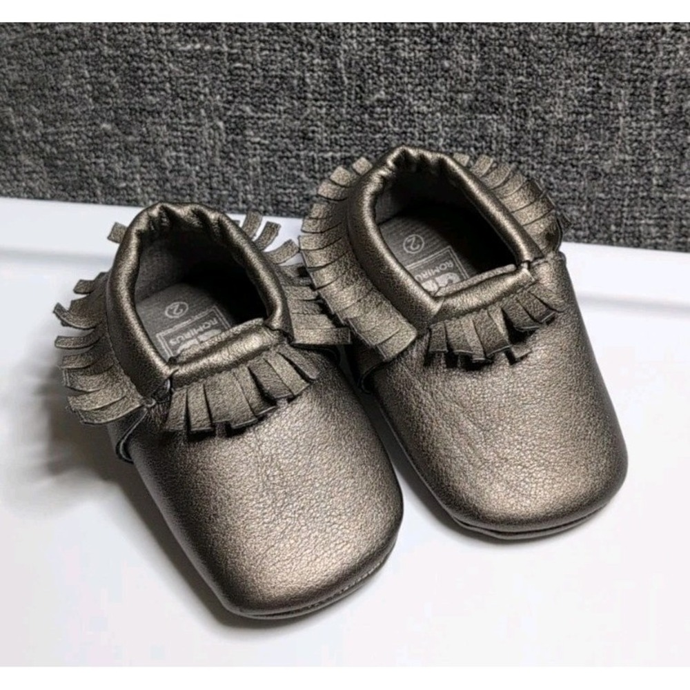 Romirus Baby Moccasins Metallic Bronze Fringe Soft Sole Slip On Shoes Size 2